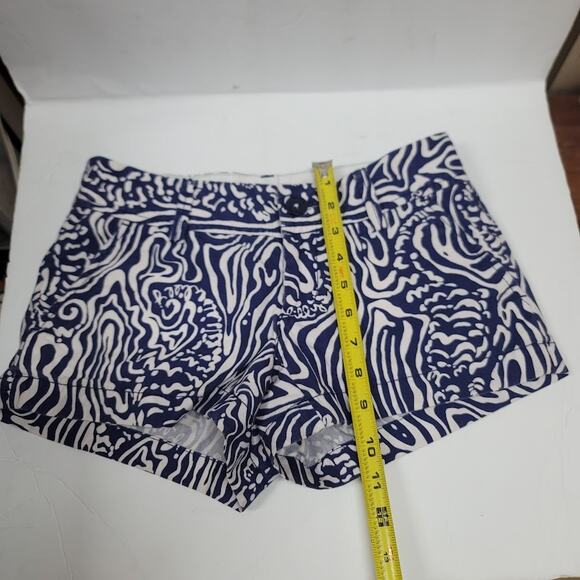 Lilly Pulitzer Womens Size 00 The Walsh Short Blue White Hidden Waves - Picture 6 of 6